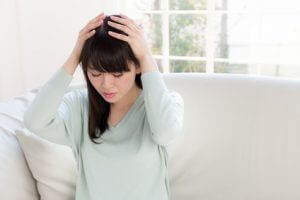 女性の円形脱毛症の3つの原因｜効果的な対処法と上手な隠し方5選