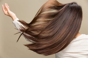 簡単に髪にボリュームを出す方法5選と根本的な対策まとめ